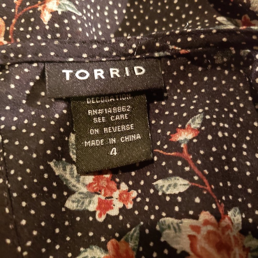 Torrid Black Floral Dot Smocked Top 4X - Picture 9 of 10